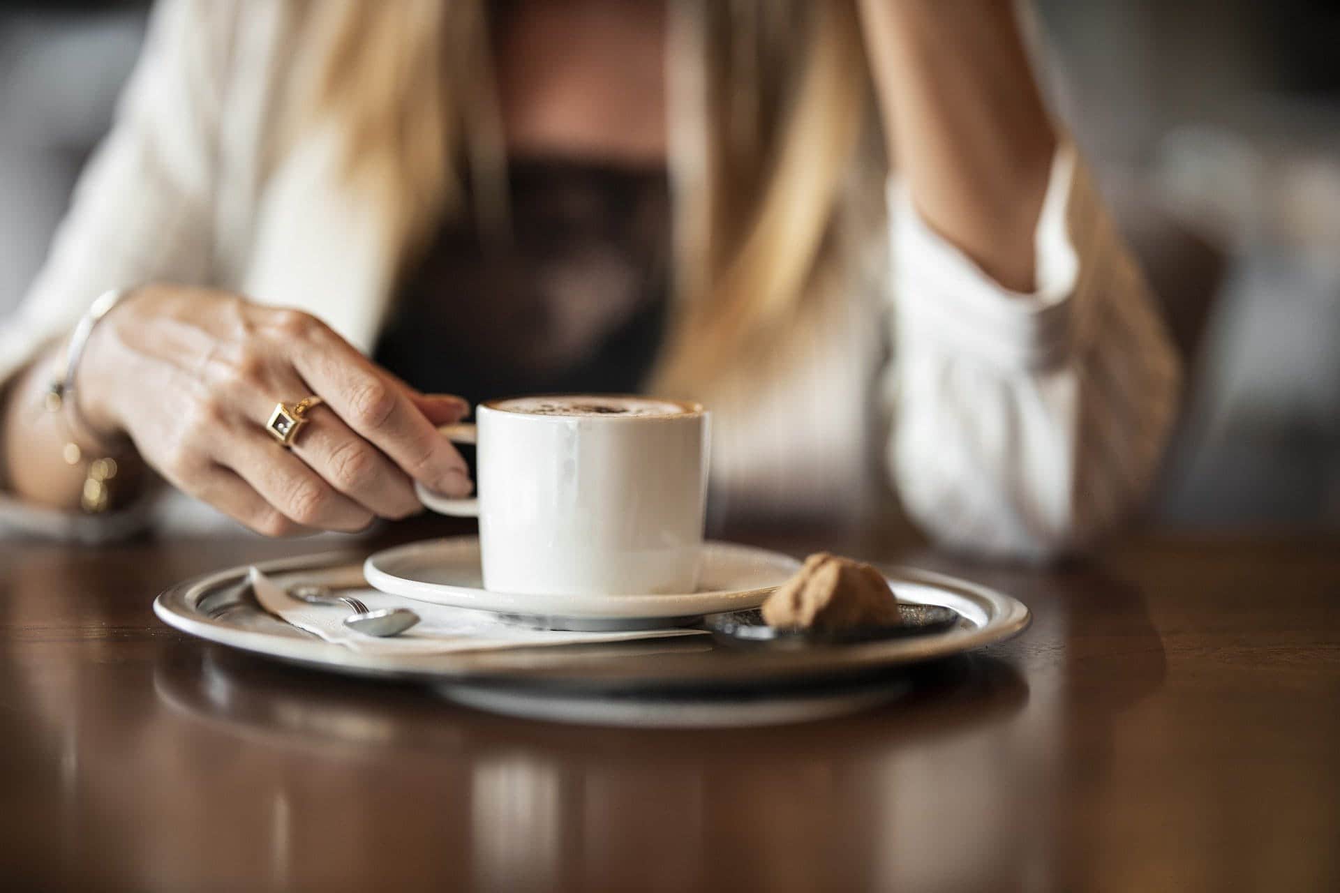 You are currently viewing 7 conseils pour consommer son café en mode responsable au bureau ?